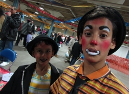GALLERY - Photo 3 clowns